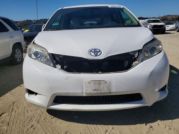 2013 TOYOTA SIENNA — DIRF