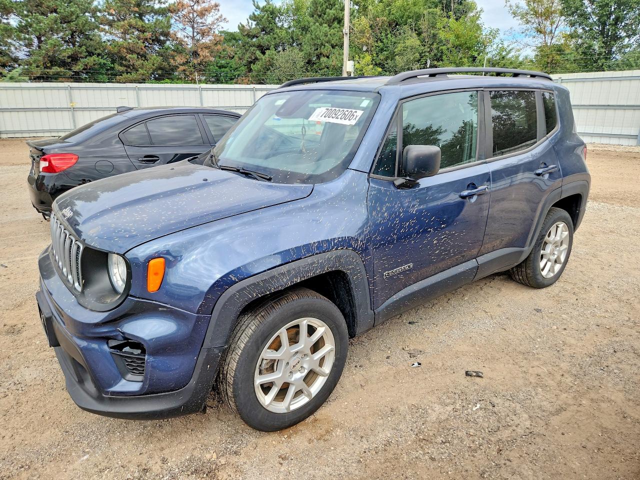 2022 JEEP RENEGADE Latitude, Longitude — Front 3/4