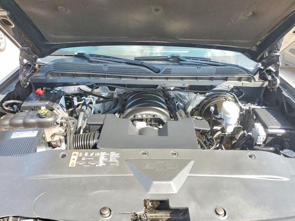 2018 CHEVROLET SILVERADO LT — Engine bay