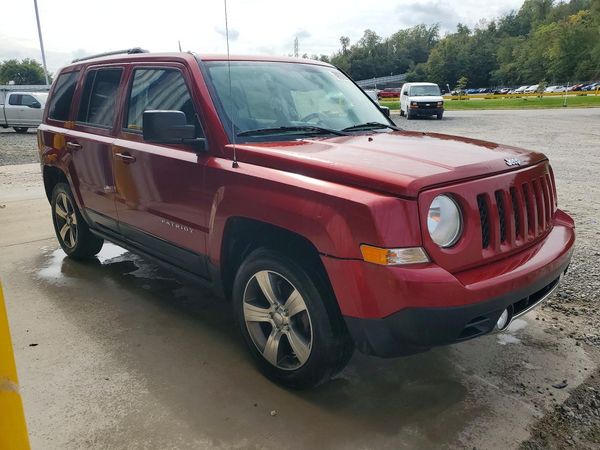 2016 JEEP PATRIOT Latitude — Passenger 3/4