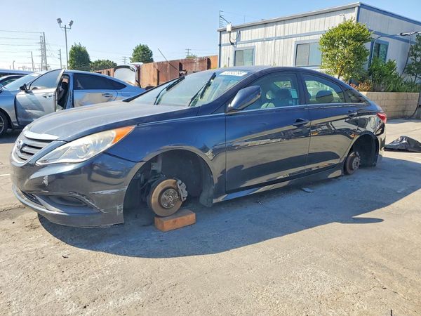 2014 HYUNDAI SONATA GLS/ GLS Popular — Front 3/4