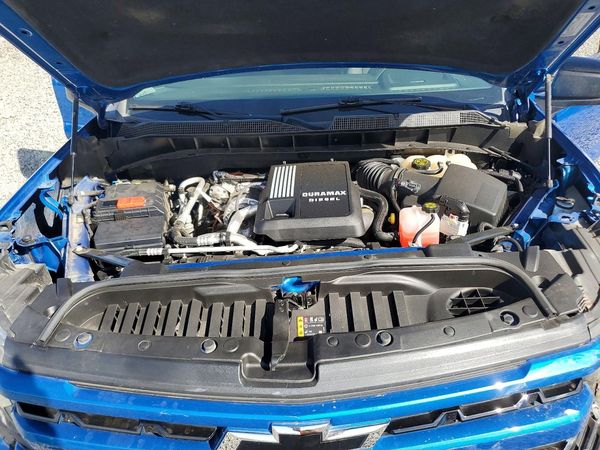 2023 CHEVROLET SILVERADO RST — Engine bay