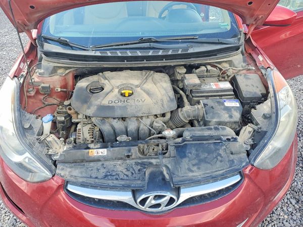2012 HYUNDAI ELANTRA GLS(Middle grade) — Engine bay