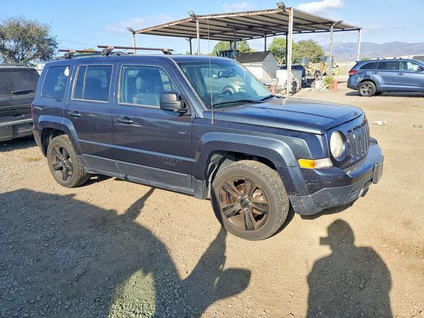 2015 JEEP PATRIOT Sport — Passenger 3/4