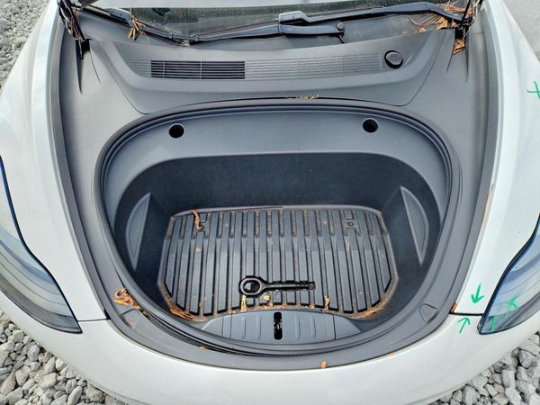 2021 TESLA MODEL 3 — Engine bay