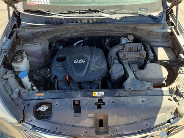 2016 HYUNDAI SANTA FE — Engine bay
