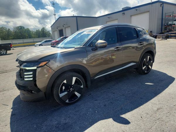 2025 NISSAN KICKS — DSFA — Front 3/4