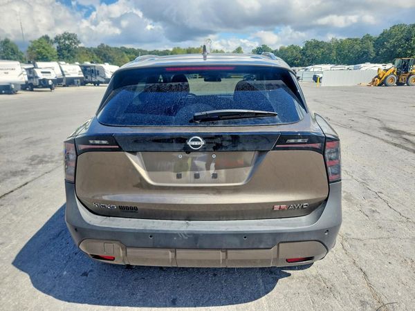 2025 NISSAN KICKS SR — DIRR