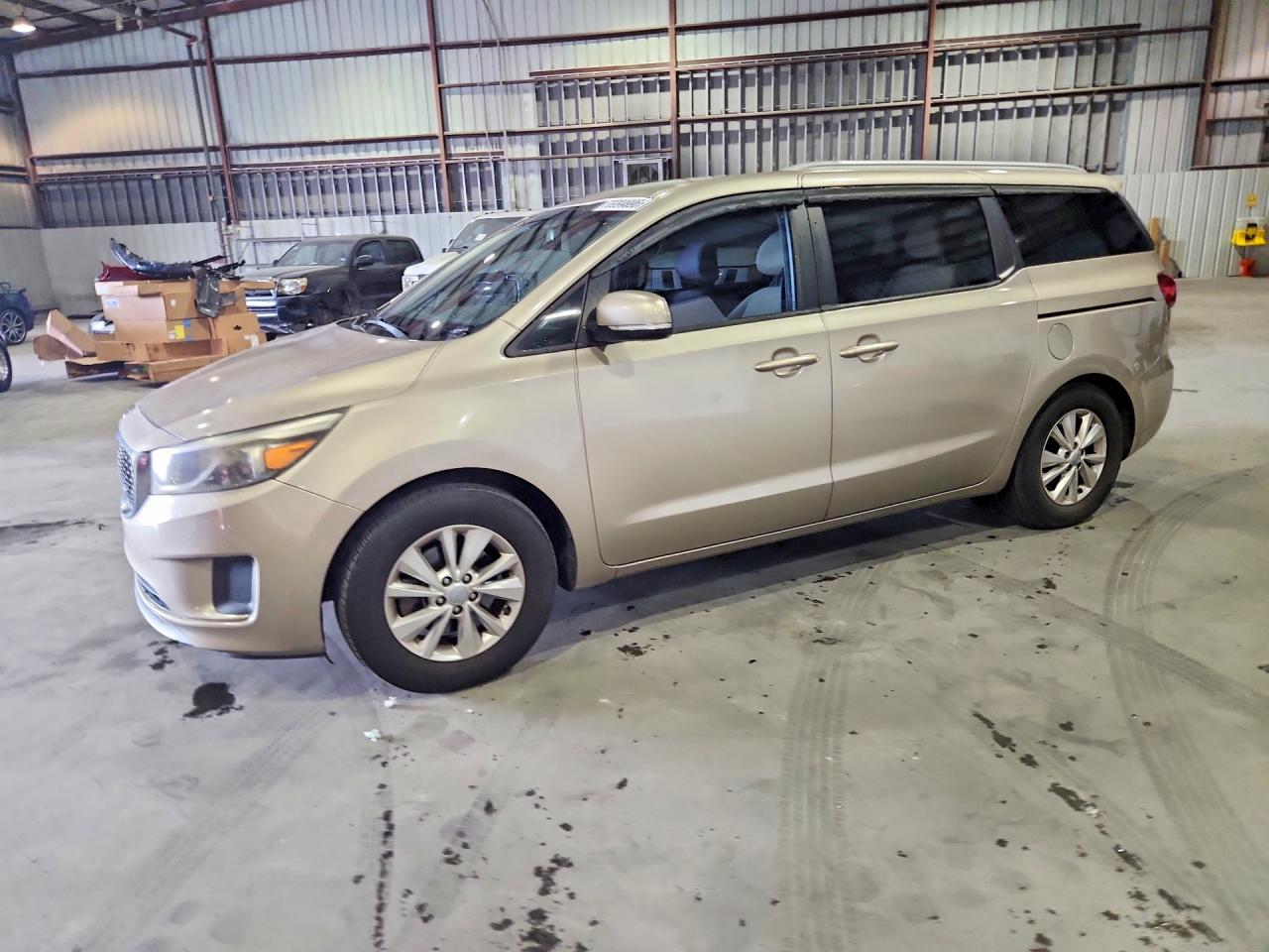 2016 KIA SEDONA LX - Middle-low — Front 3/4