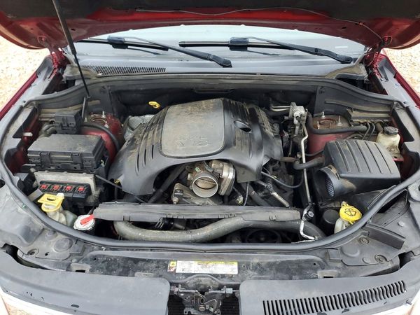2013 JEEP CHEROKEE Limited — Engine bay