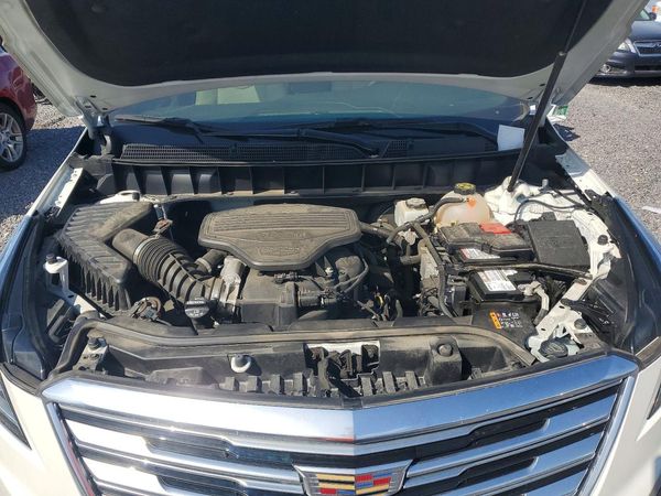 2019 CADILLAC XT5 — Engine bay