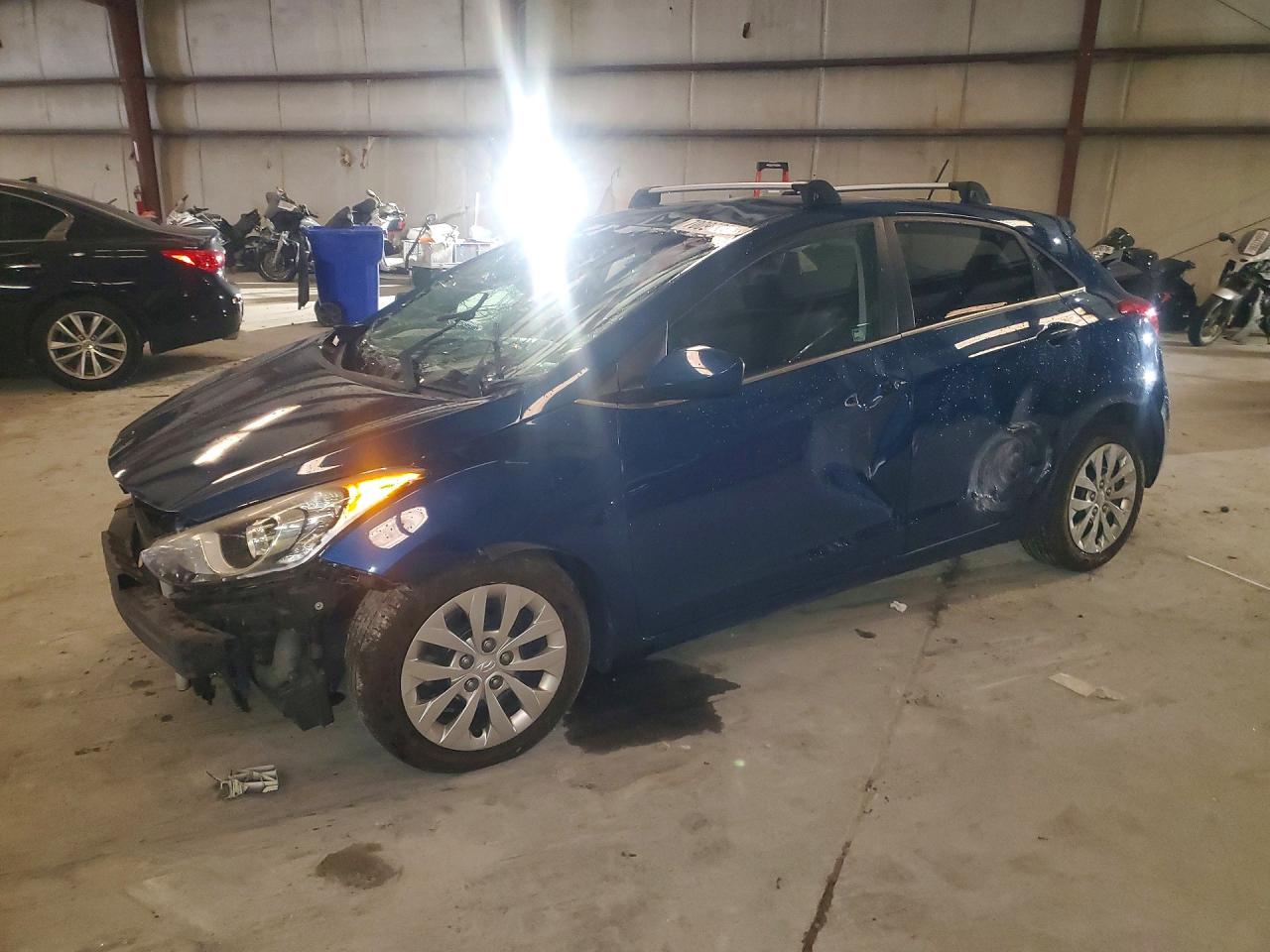 2016 HYUNDAI ELANTRA — Front 3/4