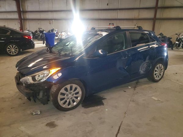 2016 HYUNDAI ELANTRA — Front 3/4