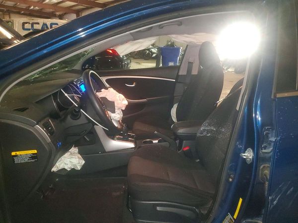 2016 HYUNDAI ELANTRA — DENT
