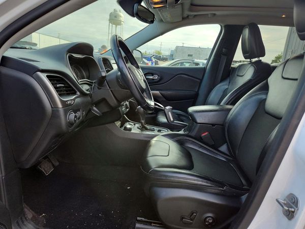 2019 JEEP CHEROKEE Latitude Plus — DENT