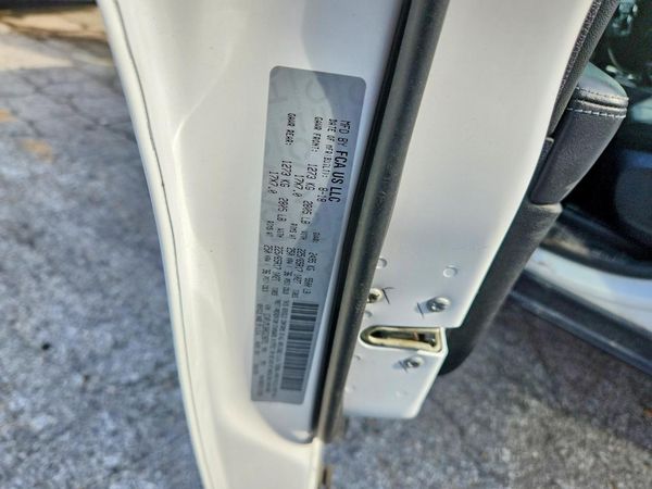 2019 JEEP CHEROKEE Latitude Plus — VINS