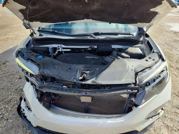 2017 HONDA PILOT EXL SENSING — Engine bay