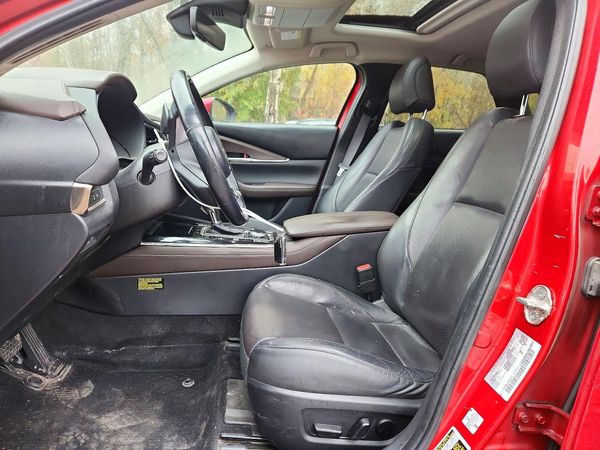 2021 MAZDA CX-30 Premium Package — DENT