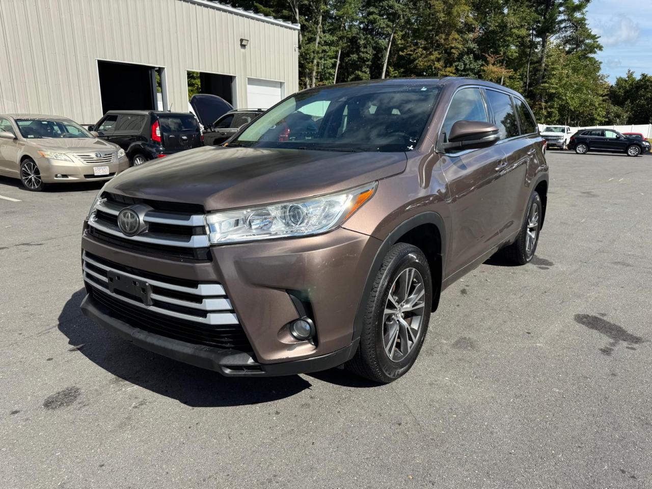 2017 TOYOTA HIGHLANDER LE/LE Plus