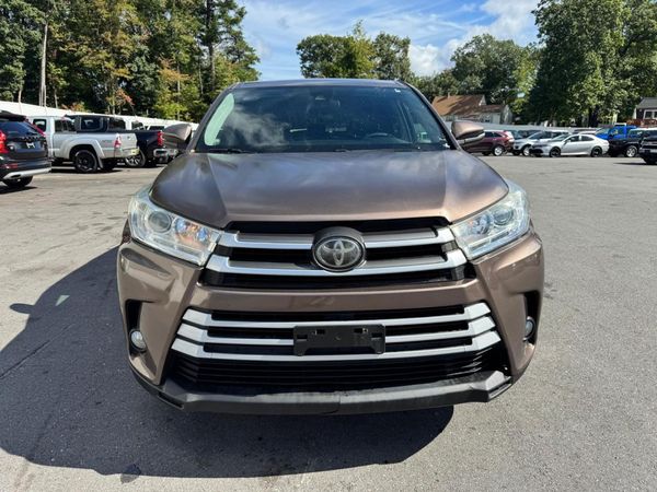 2017 TOYOTA HIGHLANDER LE/LE Plus