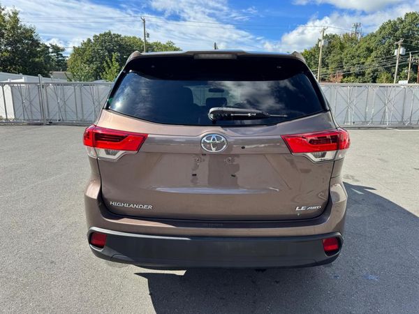 2017 TOYOTA HIGHLANDER LE/LE Plus