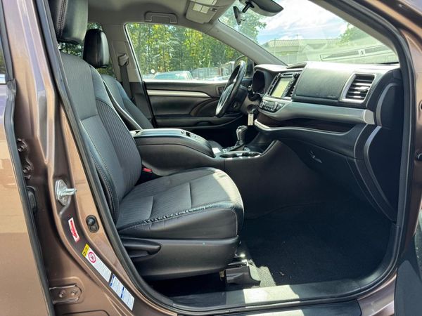2017 TOYOTA HIGHLANDER LE/LE Plus