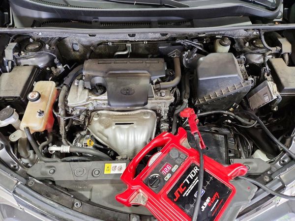 2018 TOYOTA RAV4 XLE Adventure/XLE — Engine bay