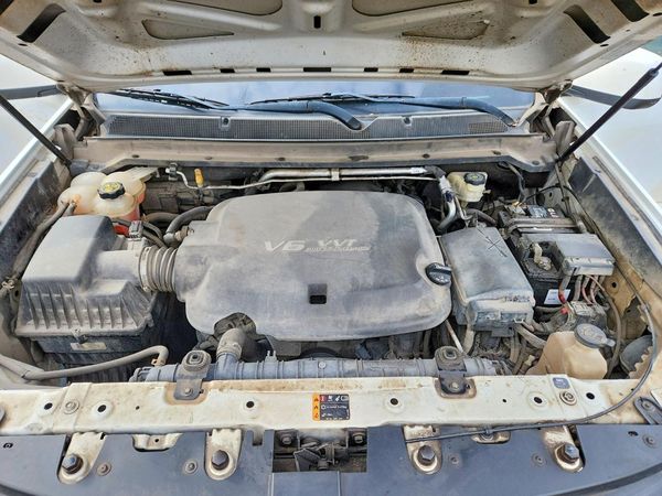 2020 CHEVROLET COLORADO Work Truck — Engine bay