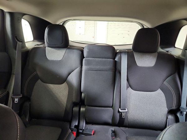 2015 JEEP CHEROKEE Sport — SUVN
