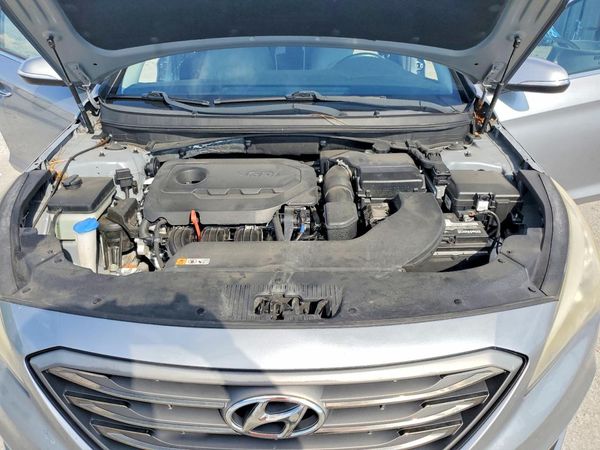 2017 HYUNDAI SONATA — Engine bay