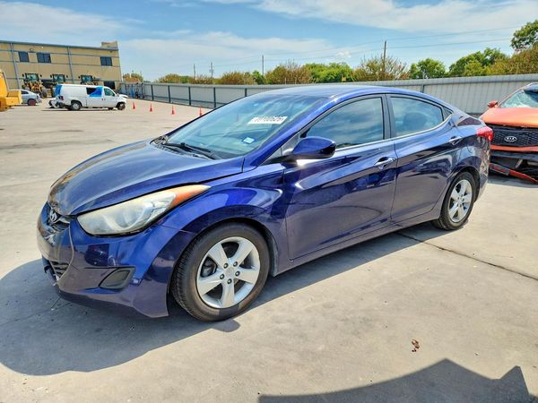 2013 HYUNDAI ELANTRA — DSFA — Front 3/4