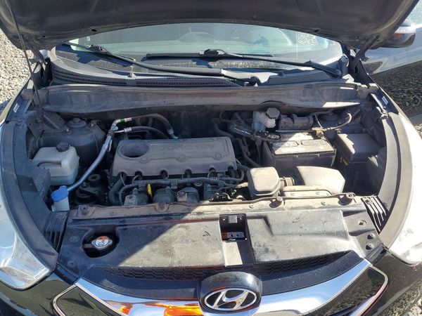 2013 HYUNDAI TUCSON — Engine bay