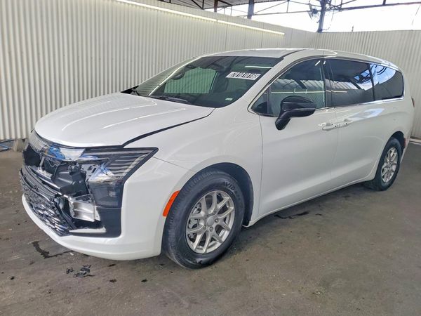 2027 CHRYSLER PACIFICA — DSFA — Front 3/4