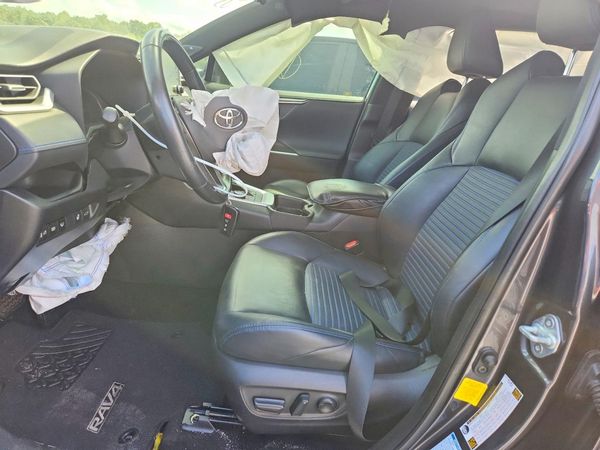 2019 TOYOTA RAV4 XSE HV 4WD — DENT