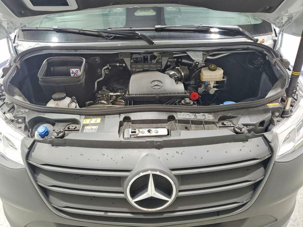 2026 MERCEDES-BENZ SPRINTER — Engine bay