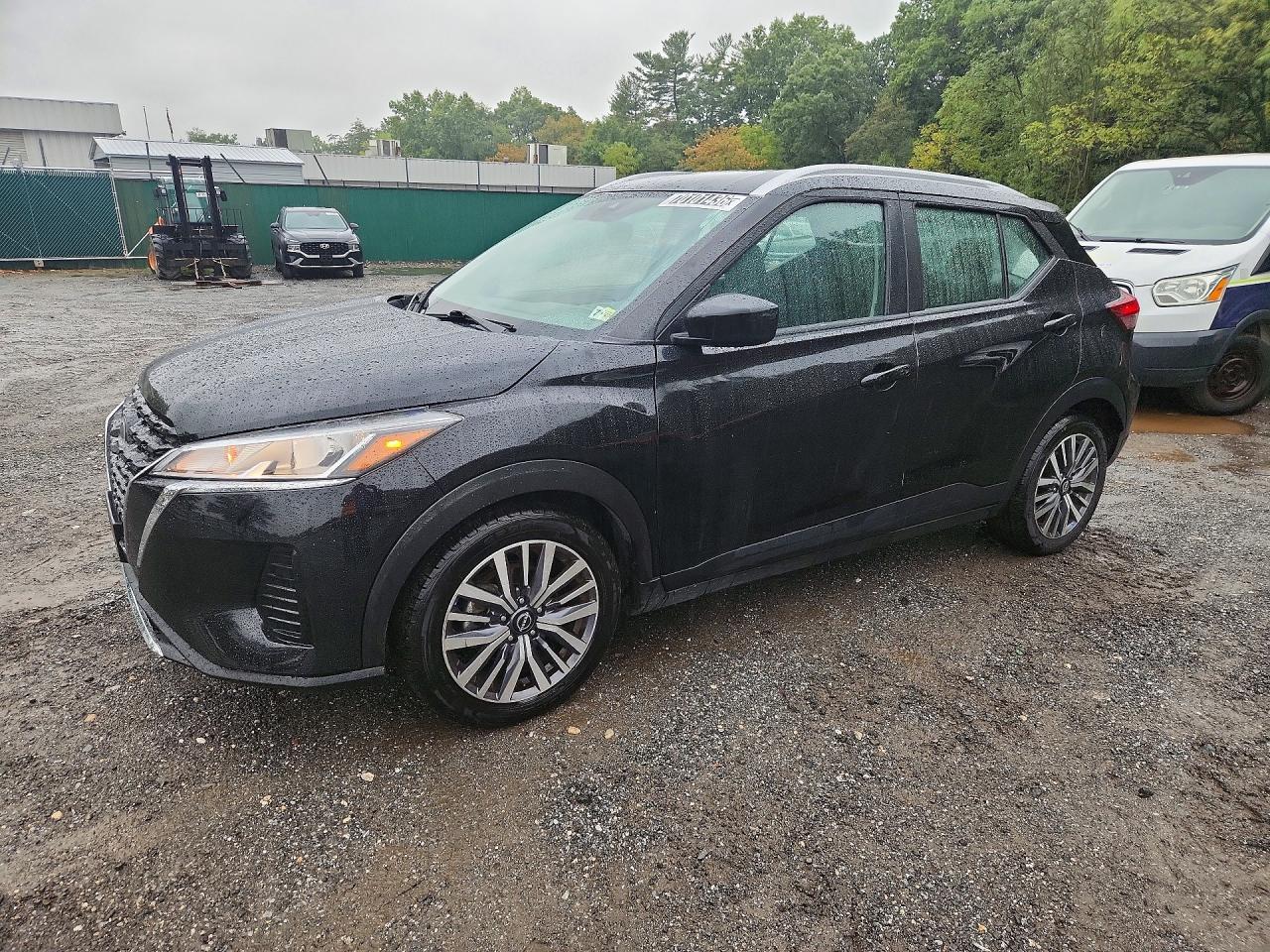 2024 NISSAN KICKS SV — Front 3/4