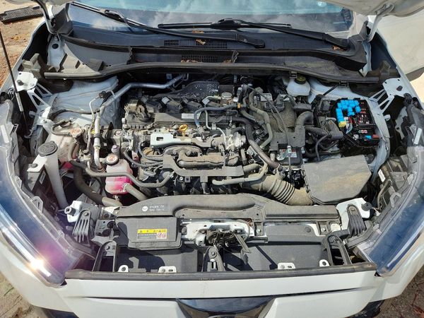 2024 TOYOTA COROLLA — Engine bay