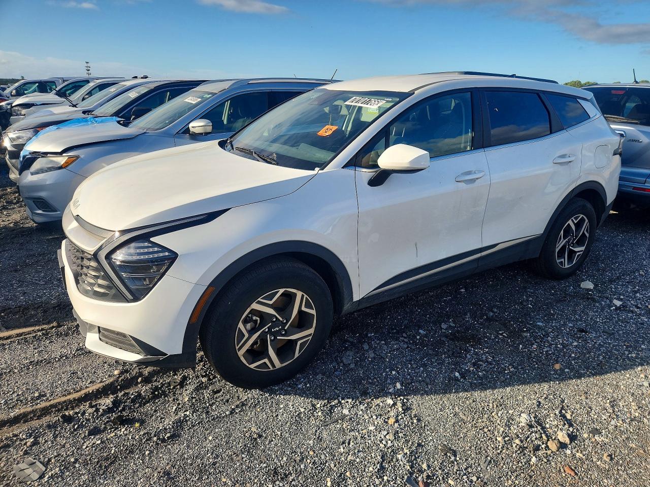 2025 KIA SPORTAGE LX — Front 3/4