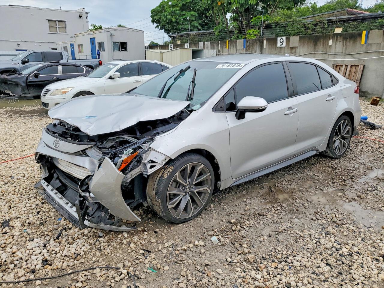 2021 TOYOTA COROLLA SE, CVT — Front 3/4