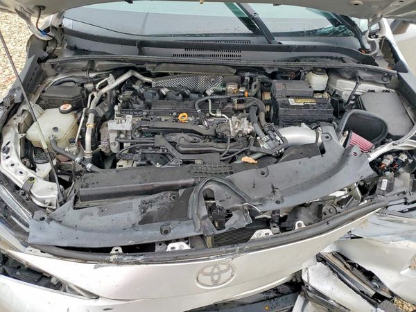 2021 TOYOTA COROLLA SE, CVT — Engine bay