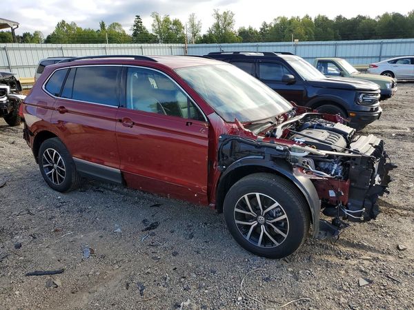 2021 VOLKSWAGEN TIGUAN — Passenger 3/4