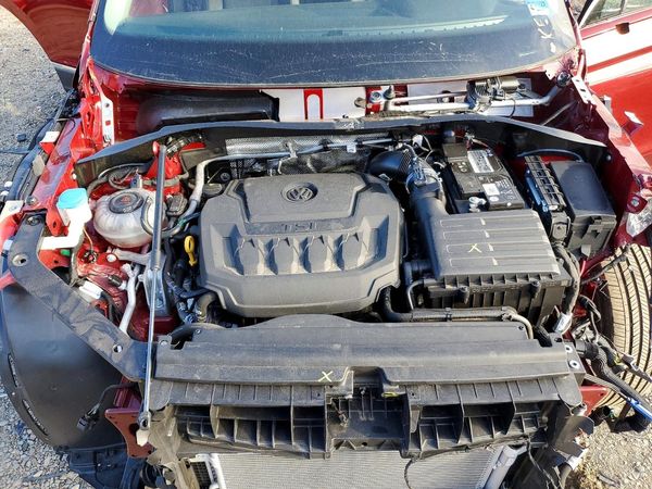2021 VOLKSWAGEN TIGUAN — Engine bay
