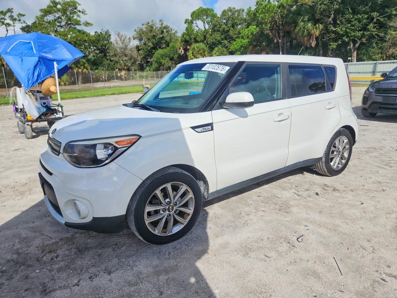 2017 KIA SOUL Plus — Front 3/4