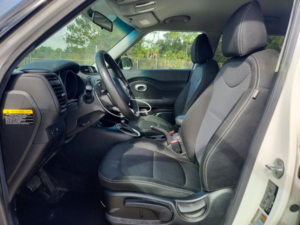 2017 KIA SOUL Plus — DENT