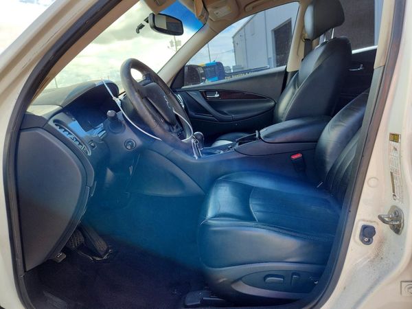 2016 INFINITI QX50 — DENT