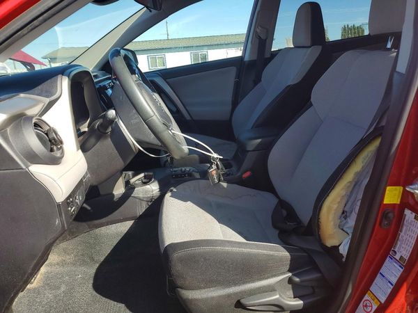 2017 TOYOTA RAV4 XLE — DENT