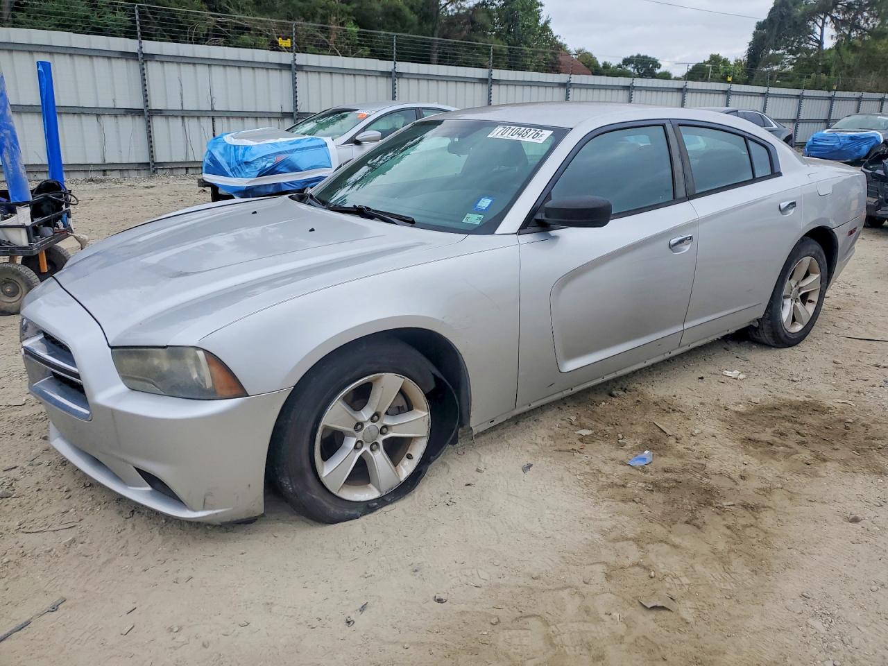 2012 DODGE CHARGER SE — Front 3/4