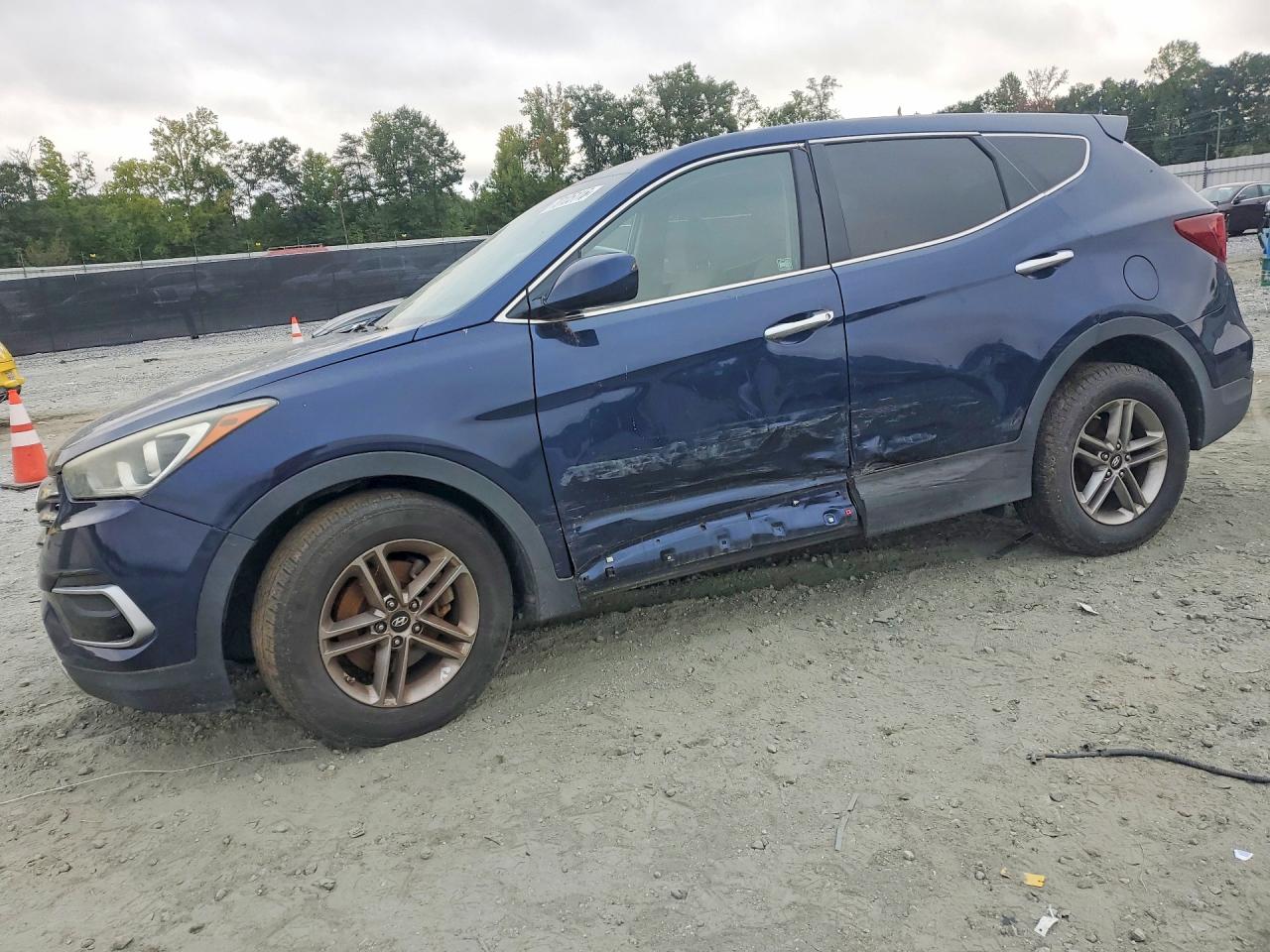2017 HYUNDAI SANTA FE Base — Front 3/4