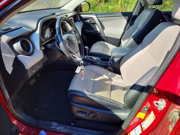 2018 TOYOTA RAV4 Ltd — DENT
