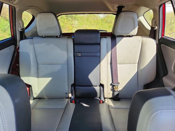2018 TOYOTA RAV4 Ltd — SUVN